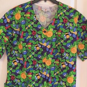 🐞 PEACHES Button Front Nursing Medical Scrub Top.Lady Bug. Bee. Butterfly.